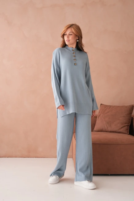 Kadın Dik Yaka Düğme Detay Yırtmaçlı Salaş Kazak Pantolon İkili Triko Takım