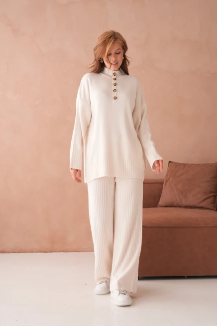 Kadın Dik Yaka Düğme Detay Yırtmaçlı Salaş Kazak Pantolon İkili Triko Takım