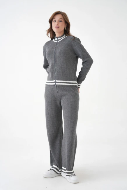 Kadın Dik Yaka Fermuar Kapama Çizgili Kaşkorse Ceket Pantolon İkili Triko Takım