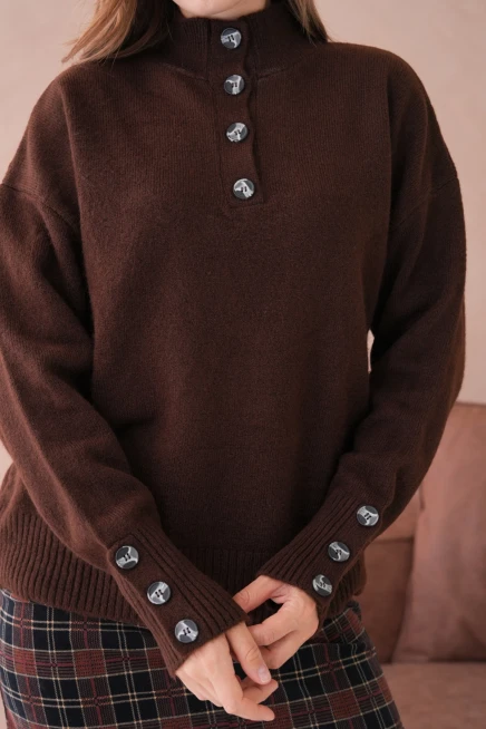 Kadın Dik Yaka Kolları Düğme Detaylı Yumuşak Dokulu Şardonlu Triko Kazak