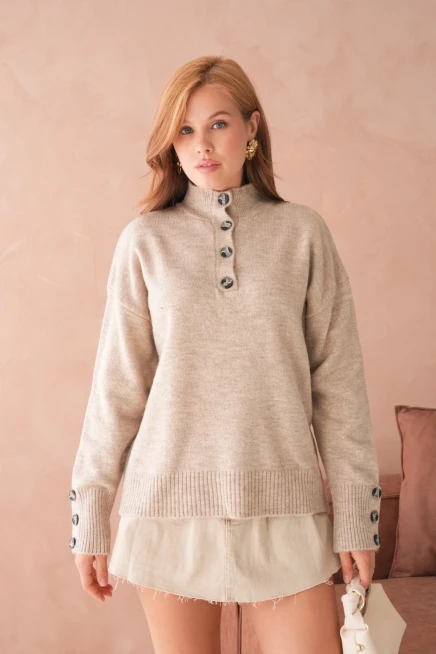 Kadın Dik Yaka Kolları Düğme Detaylı Yumuşak Dokulu Şardonlu Triko Kazak