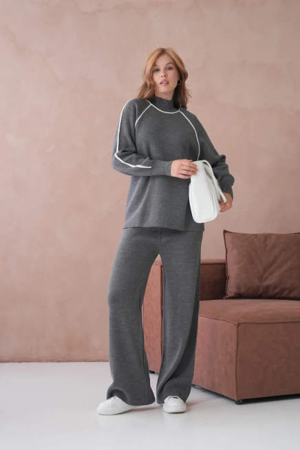 Kadın Dik Yaka Yarım Pat Fermuar Yırtmaçlı Kazak Pantolon İkili Triko Takım