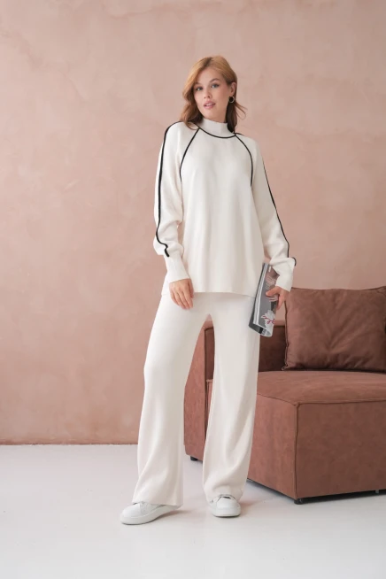 Kadın Dik Yaka Yarım Pat Fermuar Yırtmaçlı Kazak Pantolon İkili Triko Takım