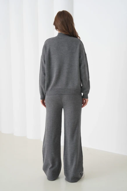 Kadın Dik Yaka Yarım Pat Fermuar Yırtmaçlı Kazak Pantolon İkili Triko Takım