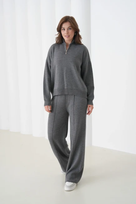 Kadın Dik Yaka Yarım Pat Fermuar Yırtmaçlı Kazak Pantolon İkili Triko Takım