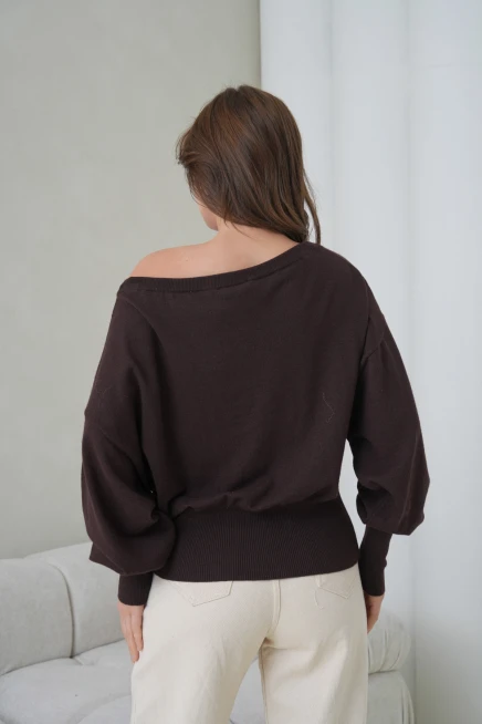 kadın geniş yaka koll detay trko kazak