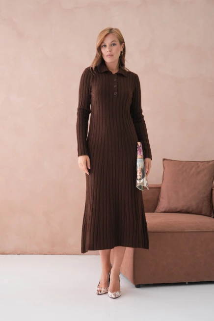 Kadın Polo Yaka Düğme Detay Maxi Boy Yumuşak Dokulu Fitilli Triko Elbise