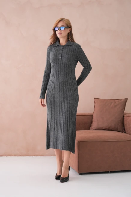 Kadın Polo Yaka Düğme Detay Maxi Boy Yumuşak Dokulu Fitilli Triko Elbise