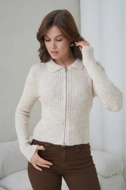 Kadın Polo Yaka Fermuar Detaylı Yumuşak Dokulu Fitilli Triko Ceket