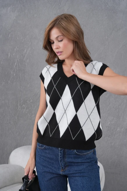 Kadın V Yaka Baklava Desenli Triko Sweater