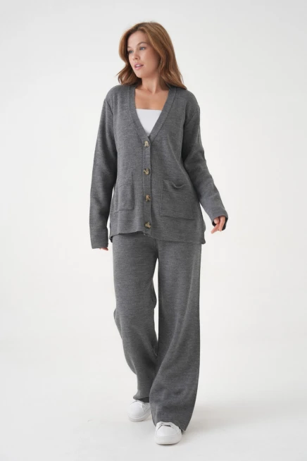 Kadın V Yaka Cep Detay Düğme Kapama Oversize Ceket Pantolon İkili Triko Takım