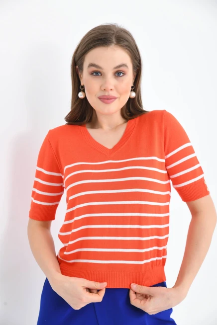 Kadın V Yaka Çizgili Kısa Kol Triko Kazak