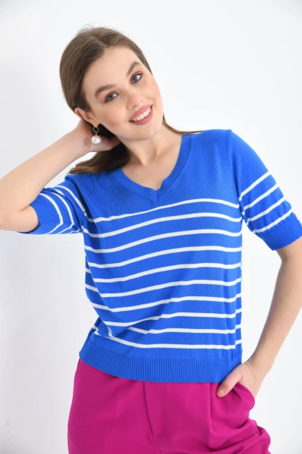 Kadın V Yaka Çizgili Kısa Kol Triko Kazak