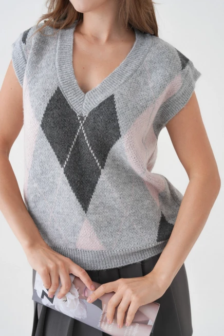 Kadın V Yaka Desenli Yumuşak Dokulu Triko Sweater