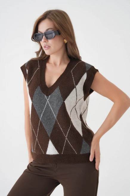 Kadın V Yaka Desenli Yumuşak Dokulu Triko Sweater