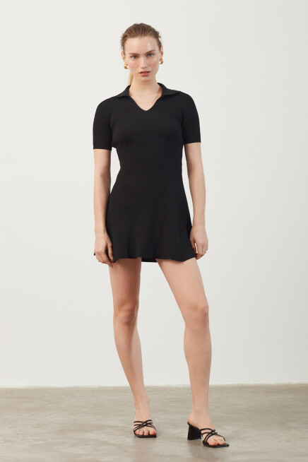 Polo Yaka Siyah Mini Elbise