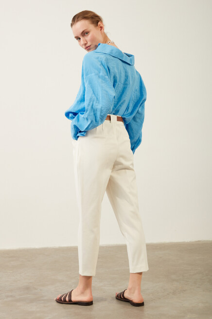 Deri Kemerli Dar Paça Ekru Pantolon