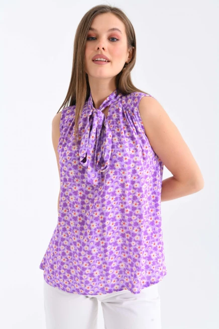 Papatyalı Önden Bağlama Detaylı Kolsuz Lila Bluz