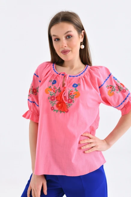 Kadın Çiçek Nakış Detaylı Pembe Renk Bluz