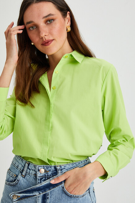 Kadın Yan Yırtmaç Detaylı Uzun Kol Over Size Gömlek