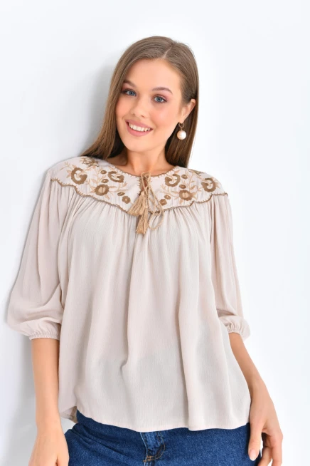 Kadın Bağlama Detay Nakışlı Salaş Bluz