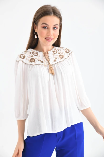Kadın Bağlama Detay Nakışlı Salaş Bluz