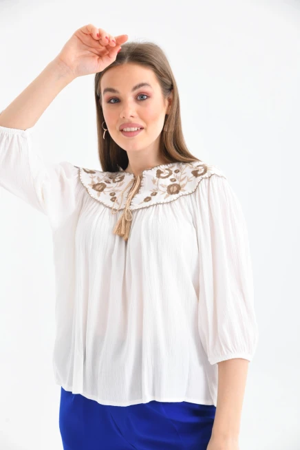 Kadın Bağlama Detay Nakışlı Salaş Bluz