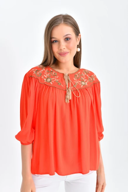 Kadın Bağlama Detay Nakışlı Salaş Bluz