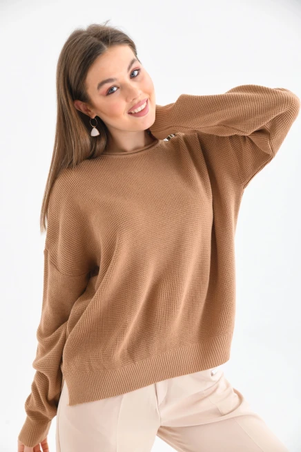 Bisiklet Yaka Arkası Uzun Yırtmaçlı Mevsimlik Triko Kazak