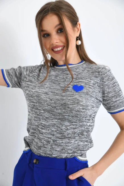 Gri-Turkuaz Kalp Desenli Kısa Kol Mevsimlik Kazak