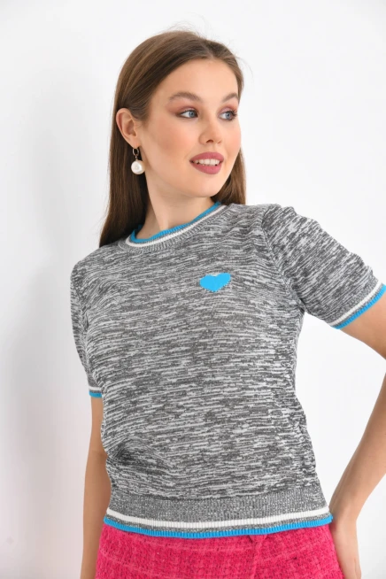 Gri-Turkuaz Kalp Desenli Kısa Kol Mevsimlik Kazak