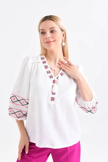 Kadın V Yaka Nakış Bağlama Detaylı Salaş Bluz