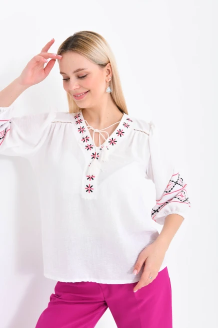 Kadın V Yaka Nakış Bağlama Detaylı Salaş Bluz