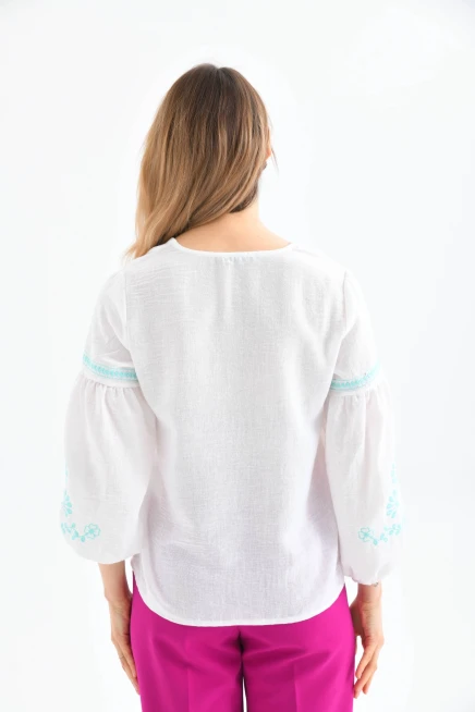 V Yaka Nakış Detay Salaş Bluz