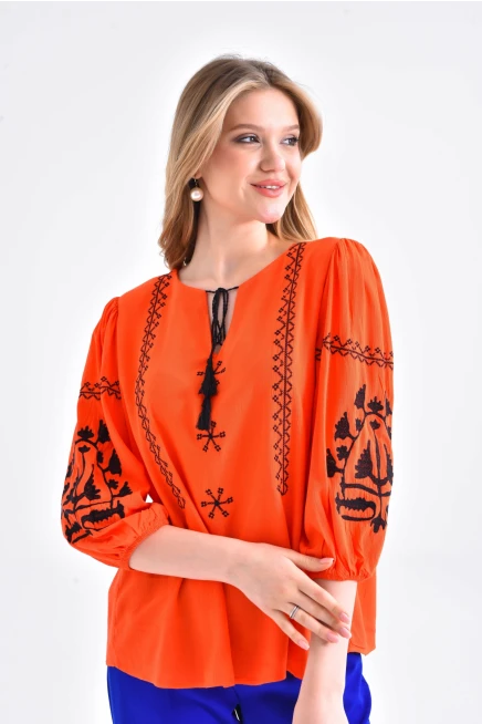 Kadın Nakış İşelmeli Bağcıklı Uzun Kol Dokuma Bluz