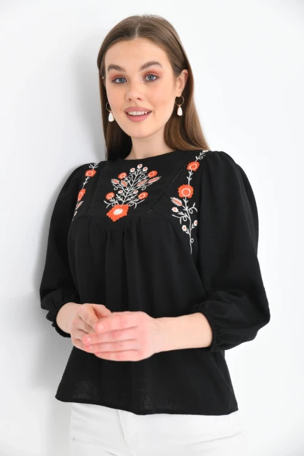 Kadın Siyah Bisiklet Yaka Balon Kol Nakışlı Aerobin Dokuma Bluz