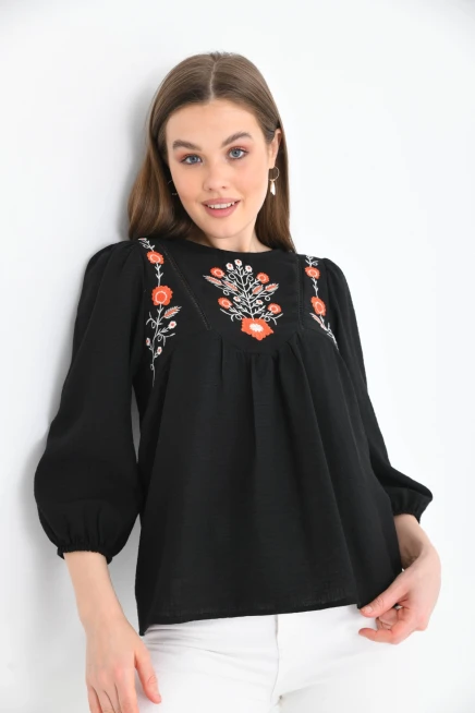 Kadın Siyah Bisiklet Yaka Balon Kol Nakışlı Aerobin Dokuma Bluz