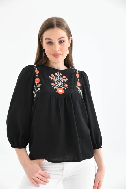 Kadın Siyah Bisiklet Yaka Balon Kol Nakışlı Aerobin Dokuma Bluz