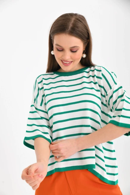 Siyah Çizgili Bisiklet Yaka Mevsimlik Salaş Triko Kazak