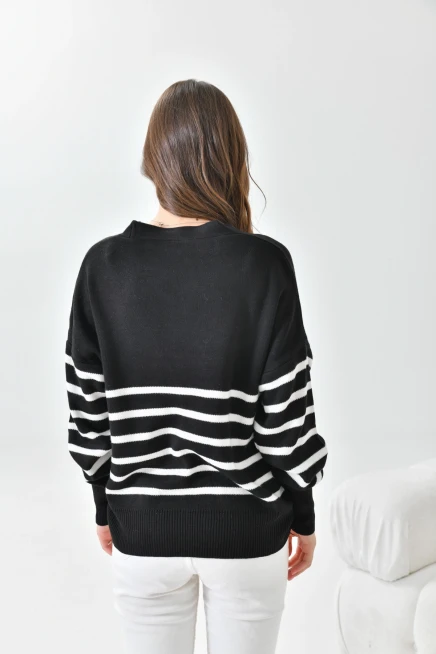 Siyah Çizgili Düğme Detaylı Oversize Triko Hırka