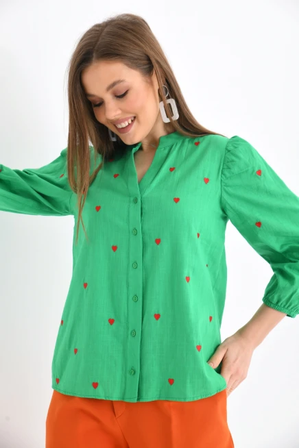 Kadın Uzun Kol Nakışlı Düğme Detay Bluz