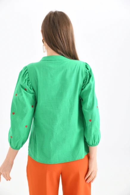 Kadın Uzun Kol Nakışlı Düğme Detay Bluz