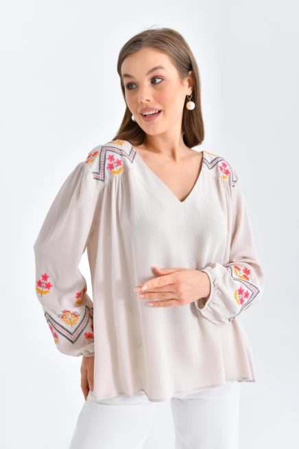 Kadın Uzun Kol V Yaka Nakış Detaylı Salaş Bluz