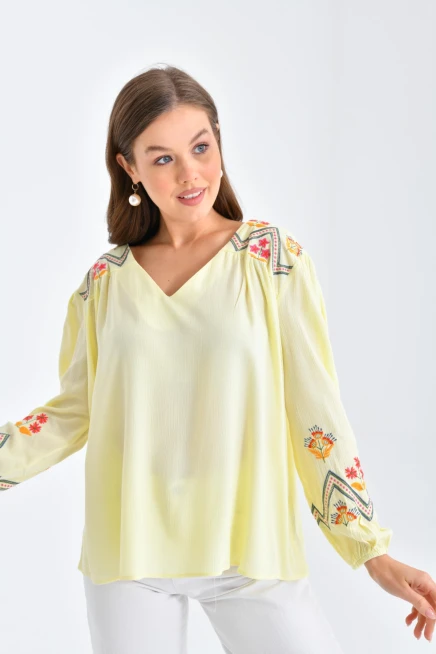 Kadın Uzun Kol V Yaka Nakış Detaylı Salaş Bluz