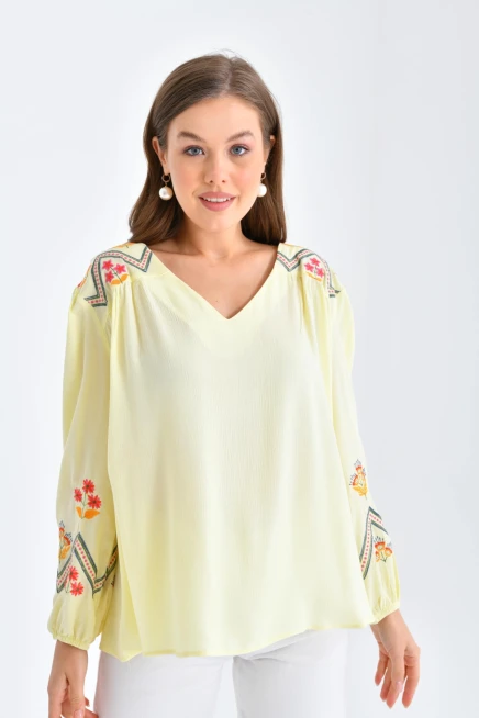 Kadın Uzun Kol V Yaka Nakış Detaylı Salaş Bluz