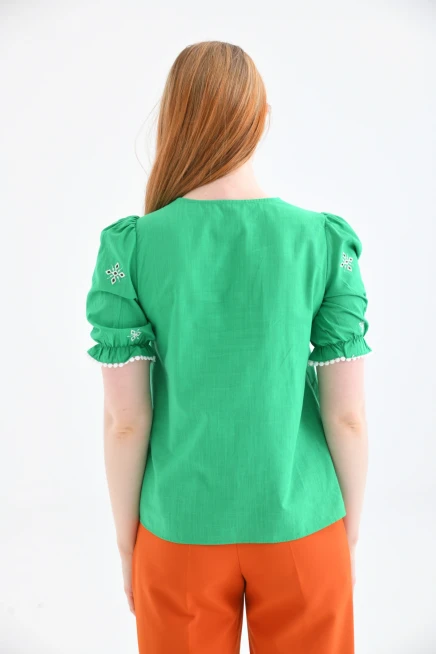 Bisiklet Yaka Bağlamalı Nakış İşlemeli Keten Gömlek