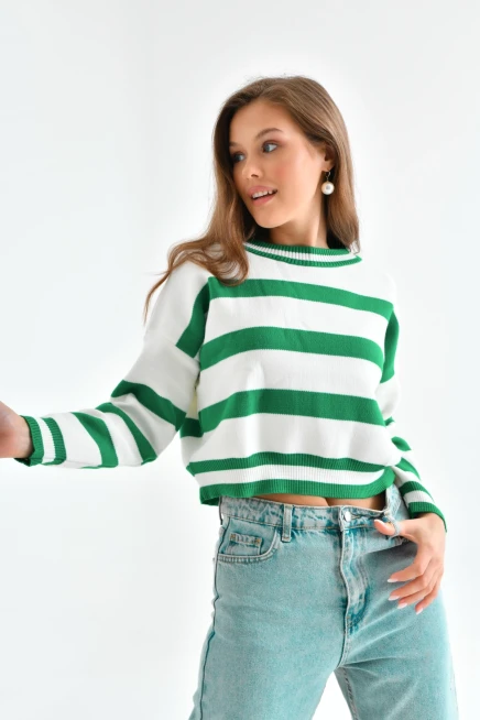 Yeşil Çizgili Crop Bisiklet Yaka Triko Kazak