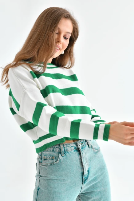 Yeşil Çizgili Crop Bisiklet Yaka Triko Kazak