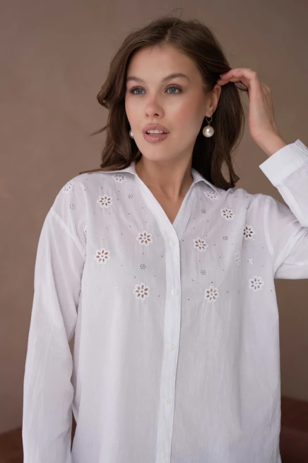 Gömlek Yaka Taş İşlemeli Nakış Detay Dokuma Gömlek