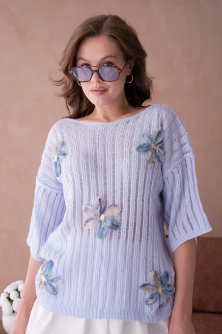 Kayık Yaka Çiçek Aplikeli Salaş Triko Kazak